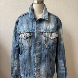 Levis Bleach Denim Jacket